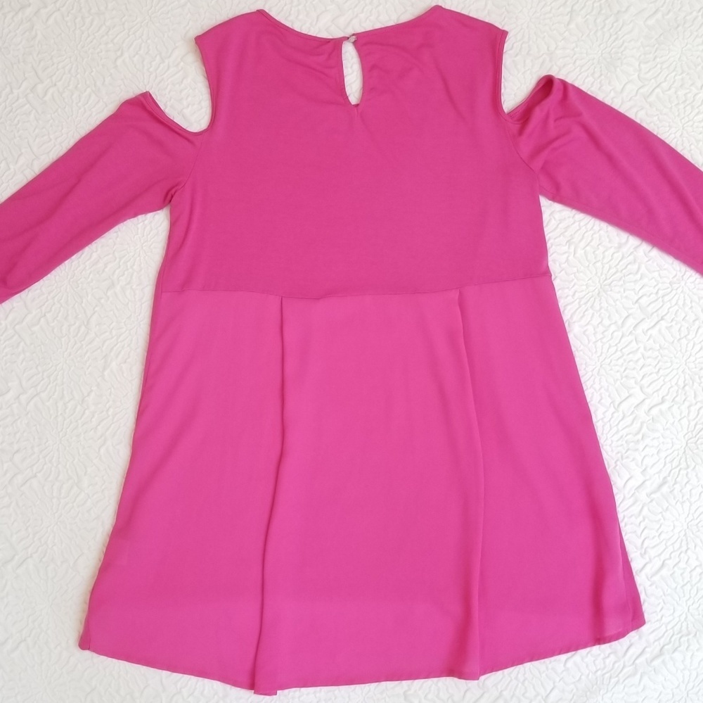 Vince Camuto hot pink cold Shoulder Tunic Top - Picture 7 of 9